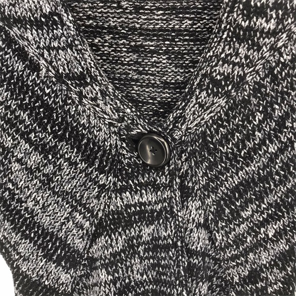 Nordstrom Classiques Entier cardigan xs black V neck button detail - Picture 4 of 9